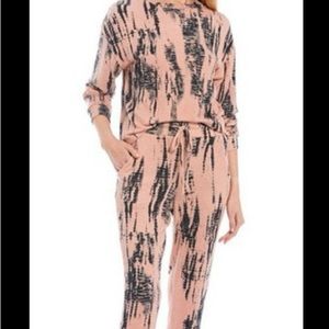 Fornia Peach Tie Dye
Lounge Set
